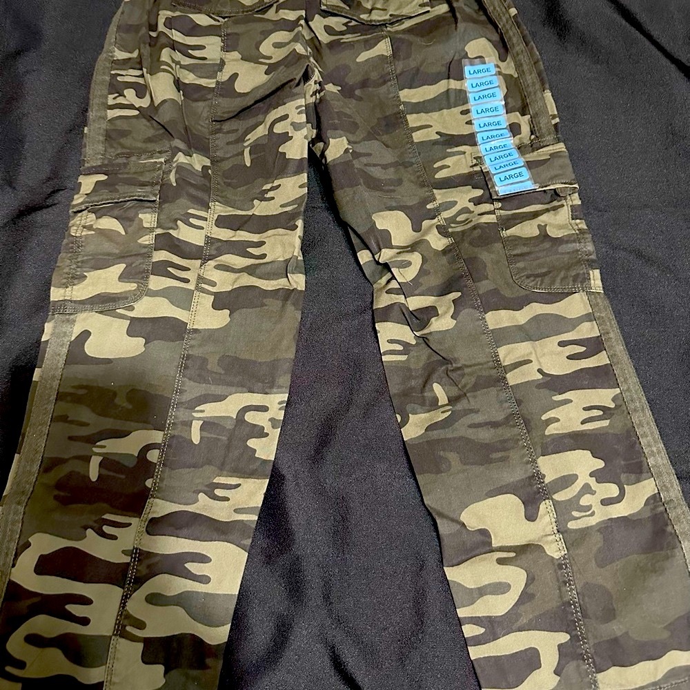 Cargo Pant Collection (2) - Picture 4 of 10